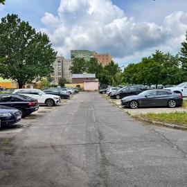 powiększ zdjęcie: Bezpłatny parking przy ul. Warmińskiej już dostępny. Miasto przejęło ponad 200 miejsc