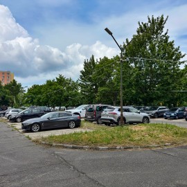 powiększ zdjęcie: Bezpłatny parking przy ul. Warmińskiej już dostępny. Miasto przejęło ponad 200 miejsc