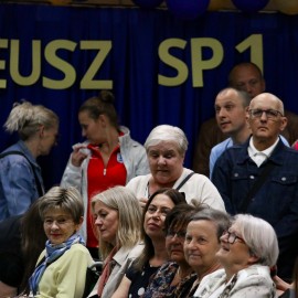 powiększ zdjęcie: 80 lat legnickiej "Jedynki"
