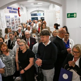 powiększ zdjęcie: 80 lat legnickiej "Jedynki"