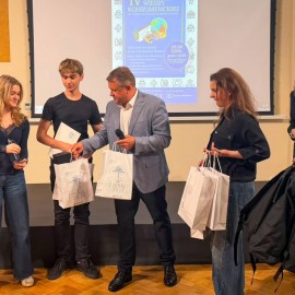 powiększ zdjęcie: Młodzi konsumenci znają swoje prawa