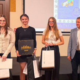 powiększ zdjęcie: Młodzi konsumenci znają swoje prawa