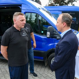 powiększ zdjęcie: Nowoczesne autobusy do przewozu niepełnosprawnych