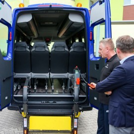 powiększ zdjęcie: Nowoczesne autobusy do przewozu niepełnosprawnych