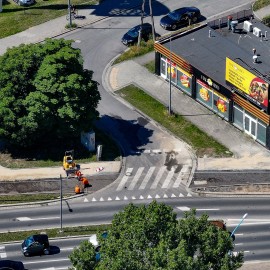 powiększ zdjęcie: Trwa asfaltowanie nowej drogi rowerowej wzdłuż ul. Żołnierzy II AWP