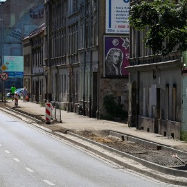 powiększ zdjęcie: Trwa asfaltowanie nowej drogi rowerowej wzdłuż ul. Żołnierzy II AWP