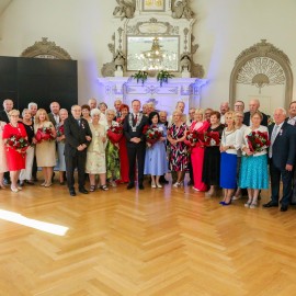 powiększ zdjęcie: Diamentowe, szmaragdowe i złote jubileusze