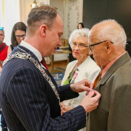 powiększ zdjęcie: Diamentowe, szmaragdowe i złote jubileusze