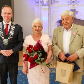 powiększ zdjęcie: Diamentowe, szmaragdowe i złote jubileusze