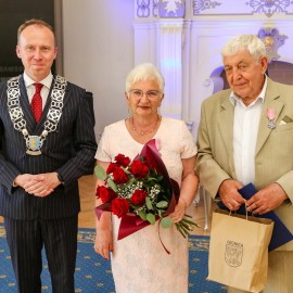 powiększ zdjęcie: Diamentowe, szmaragdowe i złote jubileusze