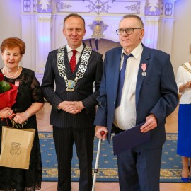 powiększ zdjęcie: Diamentowe, szmaragdowe i złote jubileusze