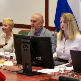 powiększ zdjęcie: Absolutorium i wotum zaufania dla prezydenta