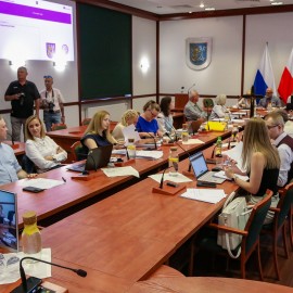 powiększ zdjęcie: Absolutorium i wotum zaufania dla prezydenta