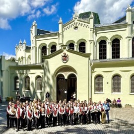 powiększ zdjęcie: Koncert Młodzieżowej Orkiestry Dętej z Czech w muszli koncertowej