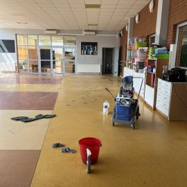 powiększ zdjęcie: Wakacyjny przegląd szkół