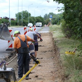 powiększ zdjęcie: Trwają prace drogowe na Nowodworskiej i Działkowej