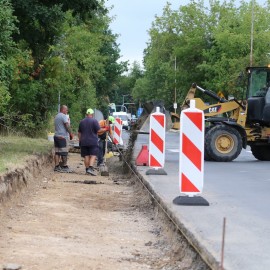 powiększ zdjęcie: Trwają prace drogowe na Nowodworskiej i Działkowej