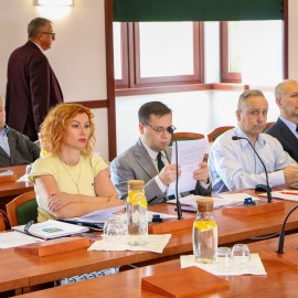 powiększ zdjęcie: Ważne decyzje na sesji Rady Miejskiej Legnicy