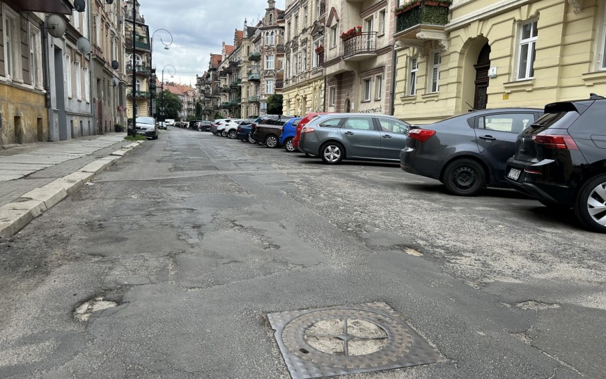 Jedna oferta na remont trzech odcinków ulic na Tarninowie