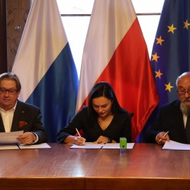 powiększ zdjęcie: LPGK wesprze przyszłych techników weterynarii. Podpisano list intencyjny ZSB