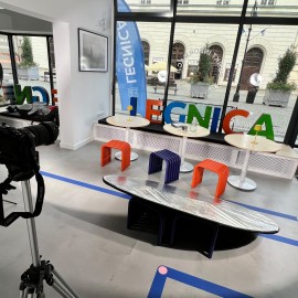 powiększ zdjęcie: Dziś premiera nowego podcastu „Legnica w Punkt!”. Pierwszym gościem Tomasz Brusiło