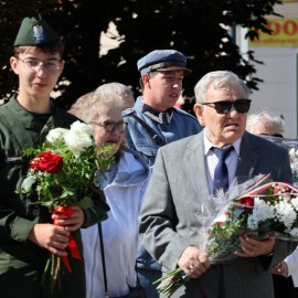 powiększ zdjęcie: Legnica uczciła Światowy Dzień Sybiraka