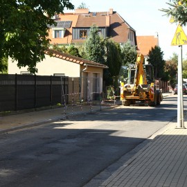 powiększ zdjęcie: Trwa remont chodnika przy ul. Ogrodowej