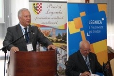 „Publiczny, ekologiczny transport zbiorowy”. Konferencja w Legnicy