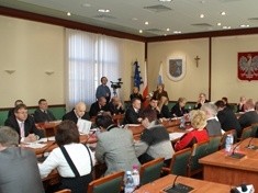 Decyzja Rady Miejskiej Legnicy: Teren byłego lotniska na inwestycje gospodarcze i miejsca pracy