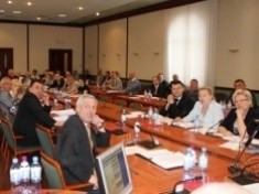 Czerwcowa sesja Rady Miejskiej Legnicy: wprowadzono zmiany budżetu, na razie ...