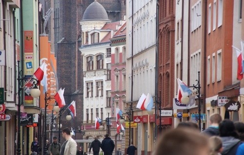 Biało-czerwono na legnickich ulicach