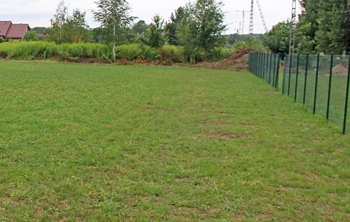 Elbeowskie boisko przy Goździkowej będzie miało ławki