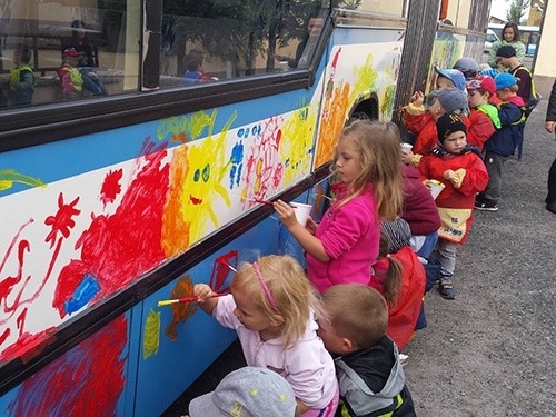 Autobus z dziecięcej wyobraźni