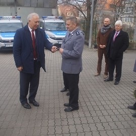 Miasto wsparło zakup radiowozów