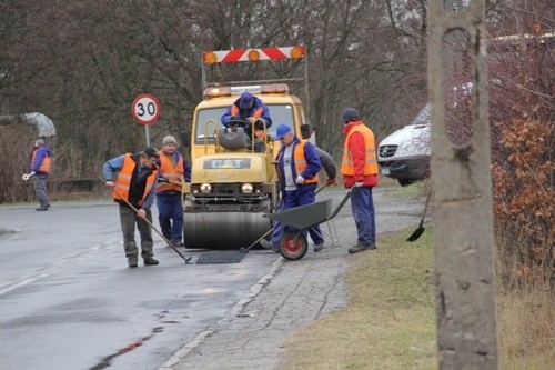 Drogowcy naprawiają ulice