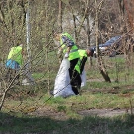 Bezrobotni sprzątają miasto