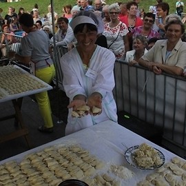 Lepili pierogi i fajnie się bawili