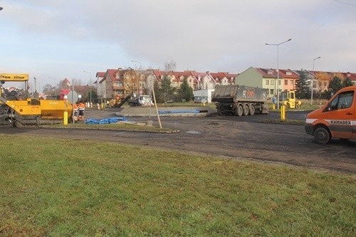Budowa ronda na Piekarach