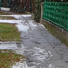 Chodniki muszą być bezpieczne dla pieszych