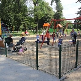 Głosujmy na plac zabaw przy Oświęcimskiej