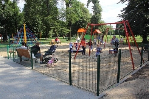 Głosujmy na plac zabaw przy Oświęcimskiej