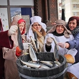 Chleb, śledź i grosz