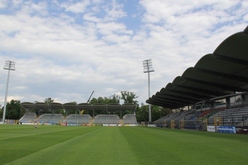 Dach nad trybuną D stadionu
