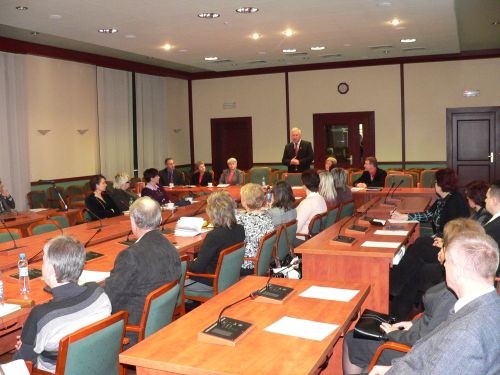 Legnicka debata nad oświatowymi problemami samorządów