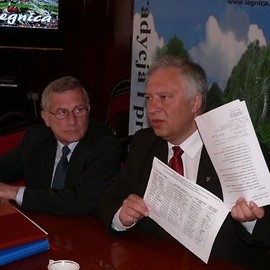 Komisja Rewizyjna Rady Miejskiej i Regionalna Izba Obrachunkowa są „za” udzieleniem absolutorium Prezydentowi Legnicy  (z konferencji prasowej Tadeusza Krzakowskiego)