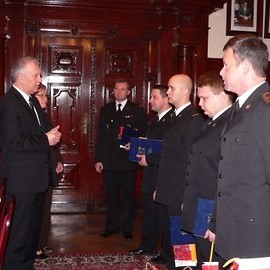 Gratulacje i podziękowania dla bohaterskich strażaków