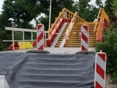 Kończy się remont schodów kładki na Witelona, wkrótce nowe oświetlenie przy ...