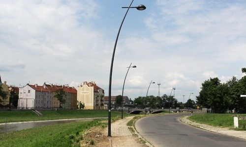 Ledowe latarnie przy ulicy Nadbrzeżnej już gotowe