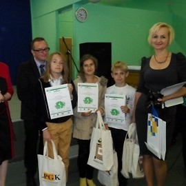 Legniccy uczniowie i przedszkolaki „czyszczą świat”