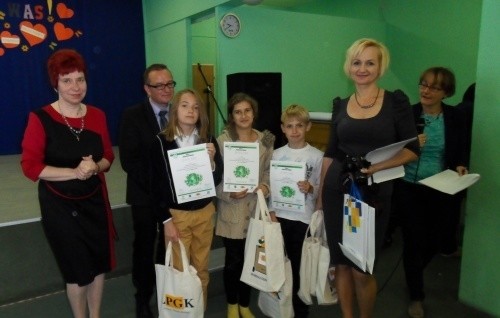 Legniccy uczniowie i przedszkolaki „czyszczą świat”